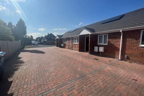 2 bedroom bungalow to rent, Edinburgh Road, Widnes, Widnes, WA8