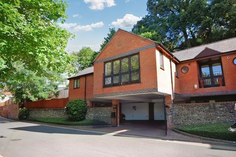 2 bedroom coach house for sale, Red Lion Lane, Farnham, Surrey, GU9