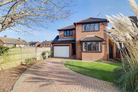 4 bedroom detached house for sale, St. Clements Crescent, Benfleet SS7