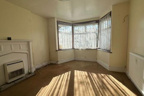9 Alderton Crescent, London, NW4 3XU