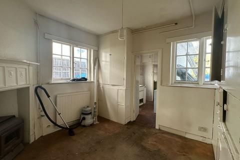 9 Alderton Crescent, London, NW4 3XU