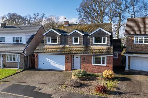 4 bedroom detached house for sale, Kinderscout, Leverstock Green, Hemel Hempstead, Hertfordshire, HP3 8HW