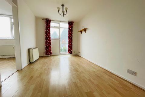 1 bedroom flat to rent, Nevanthon Road, Leicester