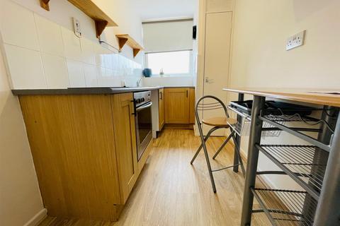 1 bedroom flat to rent, Nevanthon Road, Leicester