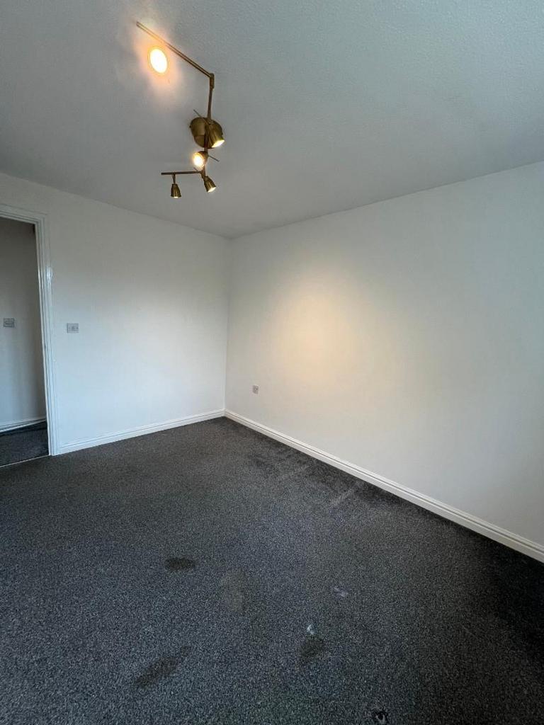 Kit Room 2.jpg