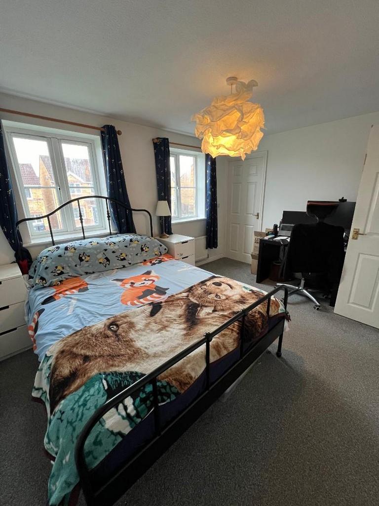 Bedroom 1.jpg