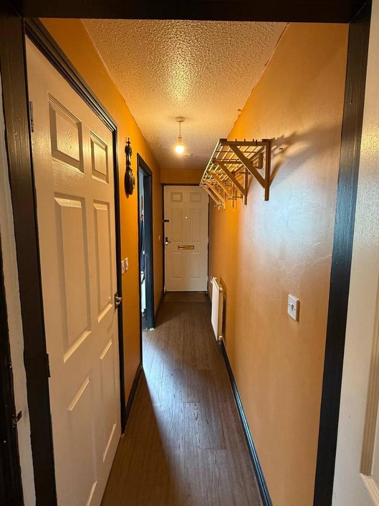 Hallway 2.jpg