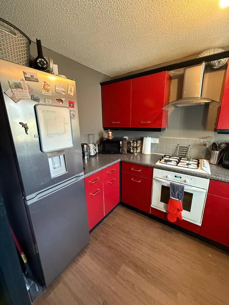 Kitchen 2.jpg