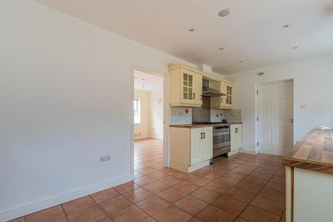 3 bedroom semi-detached house to rent, Pontyclun CF72