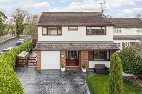 4 bedroom detached house for sale, Ludlow Close, Bangor-On-Dee.