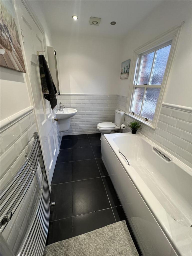 Bathroom upstairs .jpg