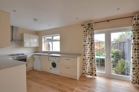 3 bedroom house to rent, The Fairway, Ruislip, HA4