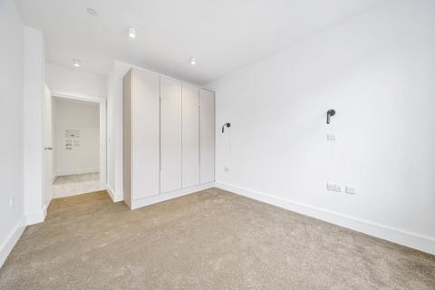 1 bedroom apartment to rent, Mitcham Lane London SW16