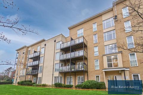 2 bedroom apartment for sale, Hunting Place, Hounslow, TW5