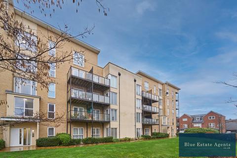 2 bedroom apartment for sale, Hunting Place, Hounslow, TW5