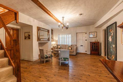 Wellesley House, 61 Holt Road, North Elmham, Dereham, NR20 5JS
