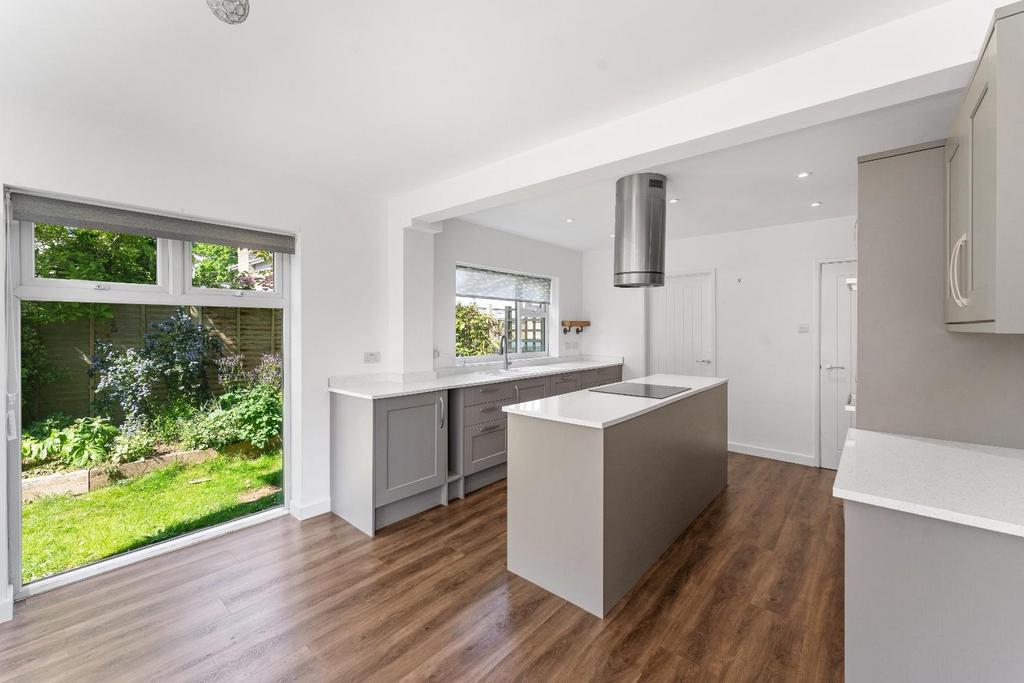 1.6 - kitchen diner.jpg