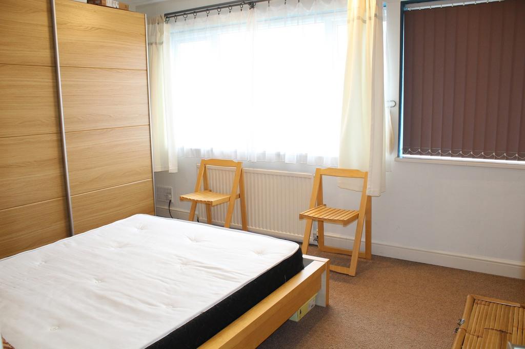 Bedroom 1 Picture 2