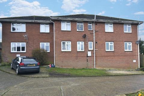 2 bedroom ground floor flat to rent, Heath Close, Newport PO30