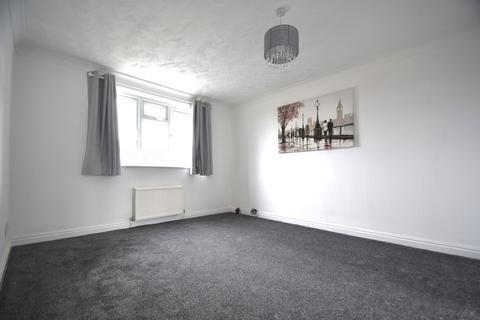 2 bedroom ground floor flat to rent, Heath Close, Newport PO30