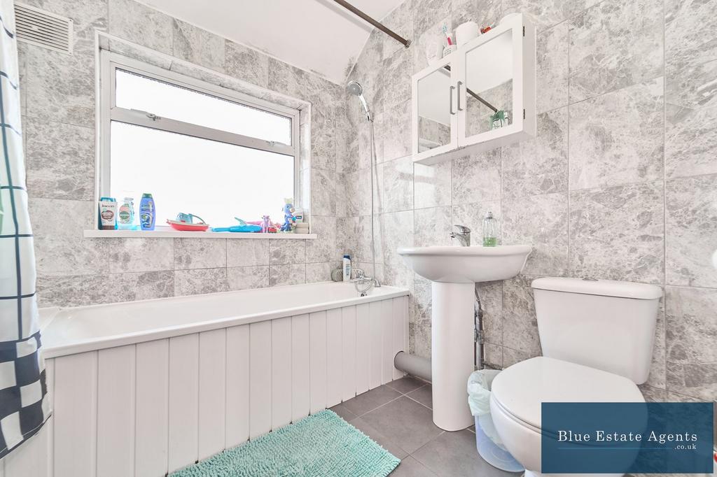 Family Bathroom Suite