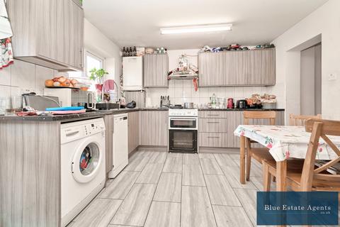 117 Ash Grove, Hounslow, TW5 9DX