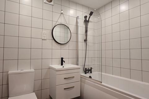 1 bedroom apartment to rent, Saville Street, Bolton, BL2