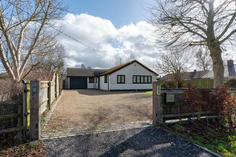 3 bedroom detached house for sale, Worminghall Road, Ickford, HP18