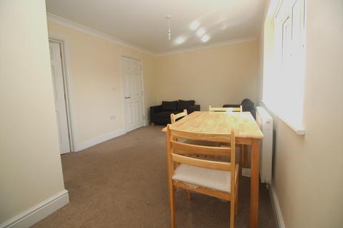 2 bedroom flat to rent, Southgate, Crawley, West Sussex. RH10 6TT