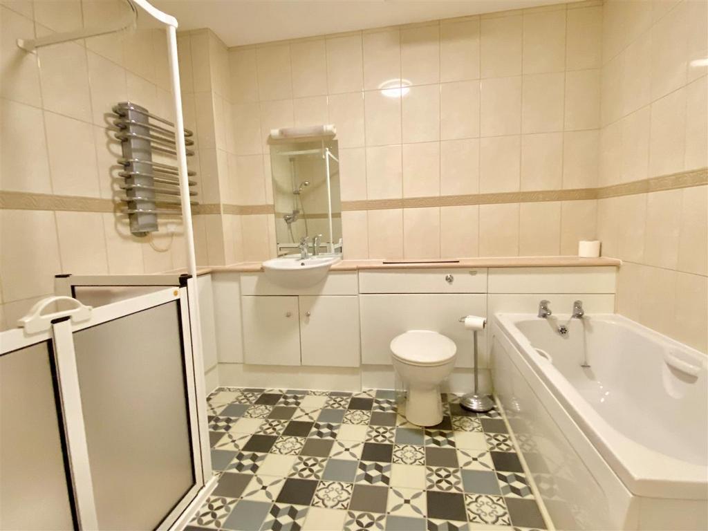 Bathroom.jpg