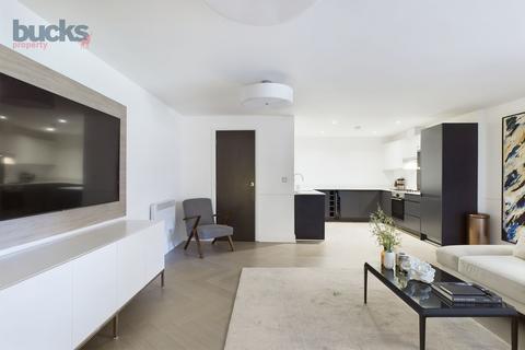 2 bedroom flat for sale, Wycombe Road, Saunderton, HP14