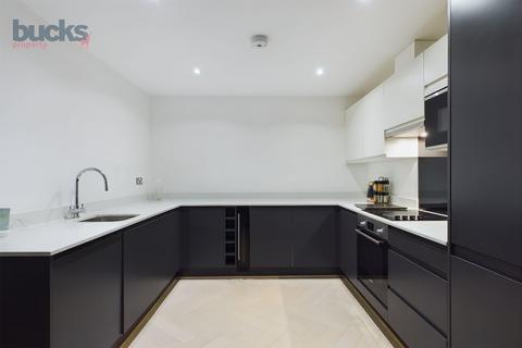 2 bedroom flat for sale, Wycombe Road, Saunderton, HP14