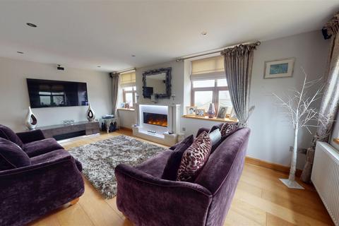 5 bedroom link detached house for sale, Malt Kiln Lane, Thornton, Bradford