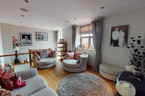 5 bedroom link detached house for sale, Malt Kiln Lane, Thornton, Bradford