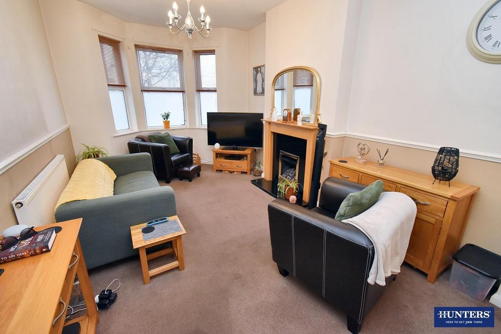 Lounge-dining room