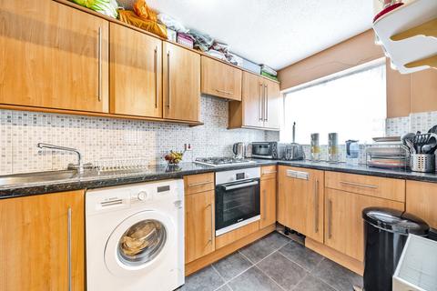 2 bedroom apartment to rent, Kingsleigh Place, Mitcham CR4