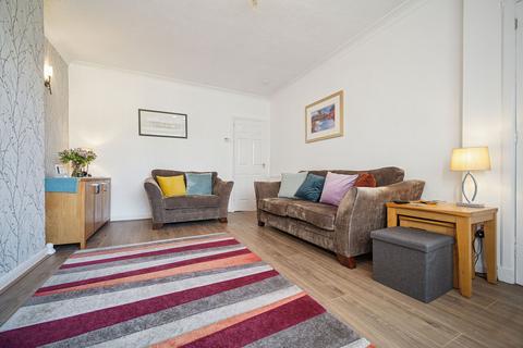 34 Moray Drive, Clarkston, Glasgow, G76 8NW