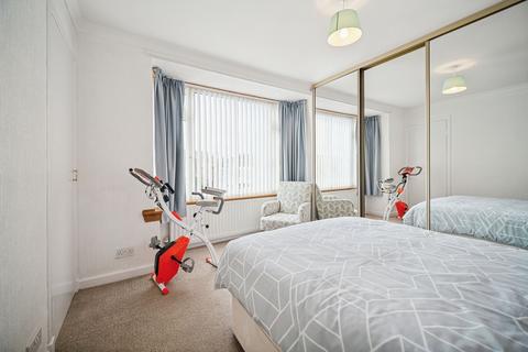34 Moray Drive, Clarkston, Glasgow, G76 8NW