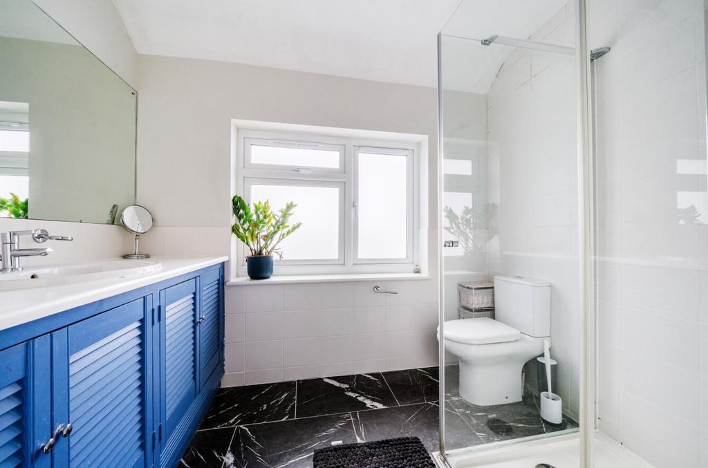 Ensuite Shower Room