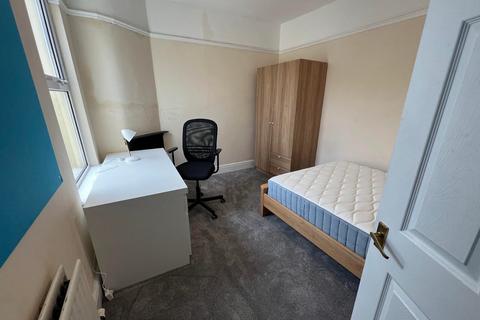 1 bedroom house to rent, Elmgrove Road, Bristol BS16