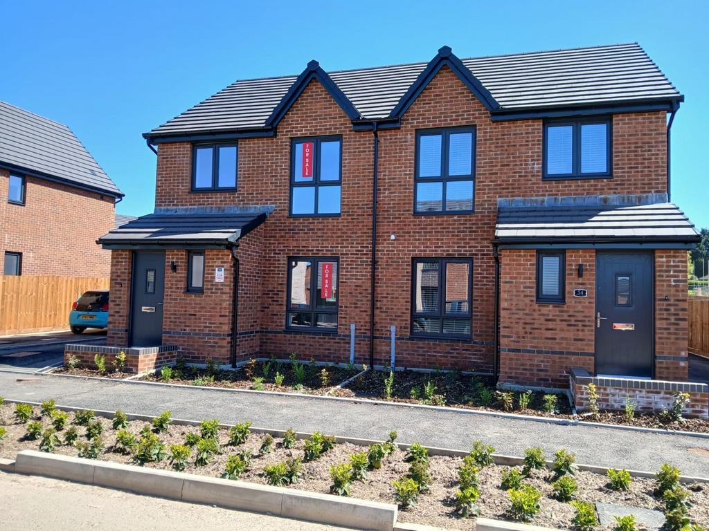 3 bedroom semi-detached house for sale