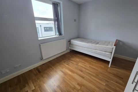 2 bedroom house to rent, Tottenham Lane, London