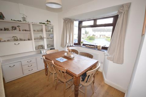 8 Brooklyn, Llandyssil, Montgomery, SY15 6LG