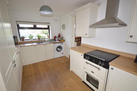 8 Brooklyn, Llandyssil, Montgomery, SY15 6LG