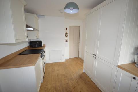 8 Brooklyn, Llandyssil, Montgomery, SY15 6LG