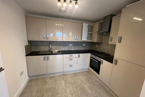 2 bedroom flat to rent, Askew Road, London