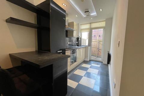 1 bedroom apartment to rent, The Parade, Roath, Cardiff