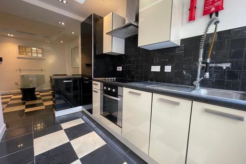1 bedroom apartment to rent, The Parade, Roath, Cardiff