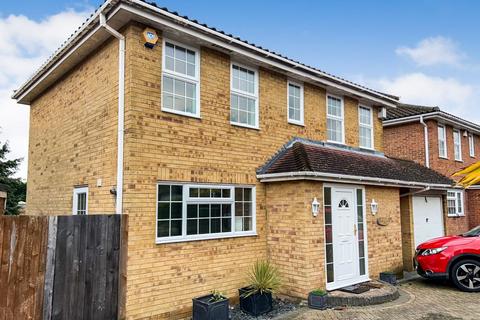 4 bedroom detached house for sale, 98 Broadwater Gardens, Orpington, Kent, BR6 7UA