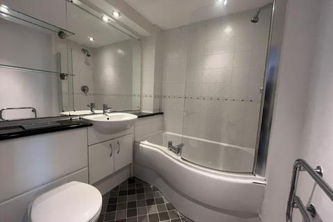 1 bedroom flat to rent, London, CR5